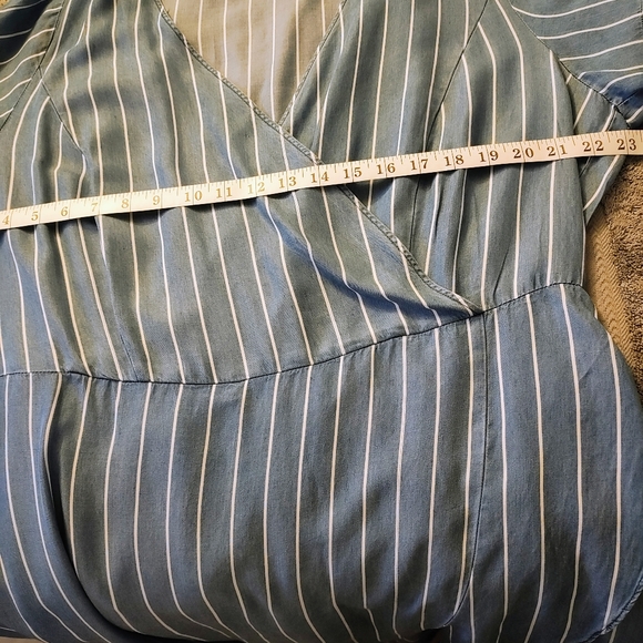 CITY CHIC WOMEN'S BLUE/WHITE PEN STRIPES RUFFLE FAUX WRAP DRESS SIZE L/20 - Picture 9 of 12